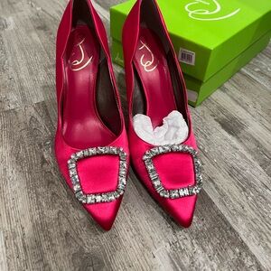 Sam Edelman pink pumps
